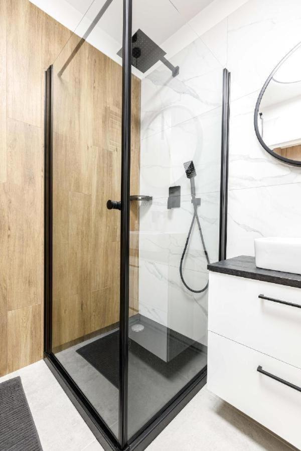 Urban Chic - Studio Apartment - Odra View&Witolda วรอตซวาฟ ภายนอก รูปภาพ