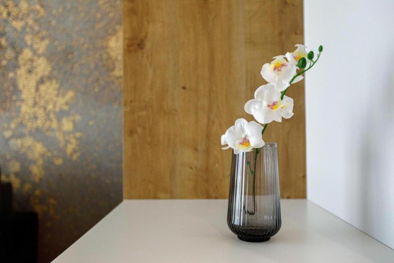 Urban Chic - Studio Apartment - Odra View&Witolda วรอตซวาฟ ภายนอก รูปภาพ